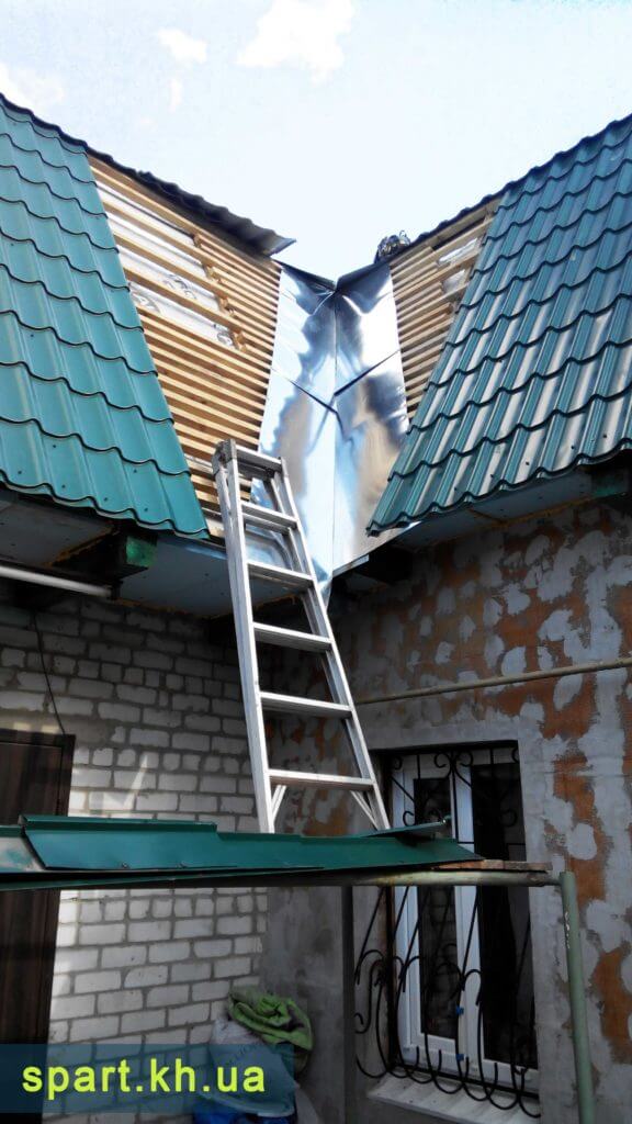 Ремонт кровли в частном доме в Харькове